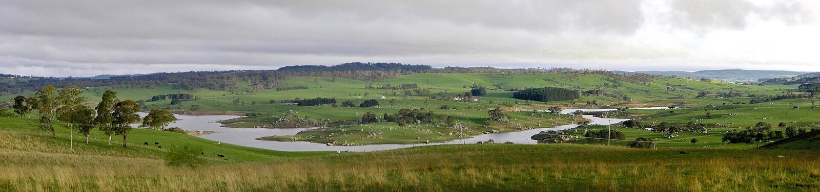 Megalong Valley panorama used for whole-home Blue Mountains stay planning