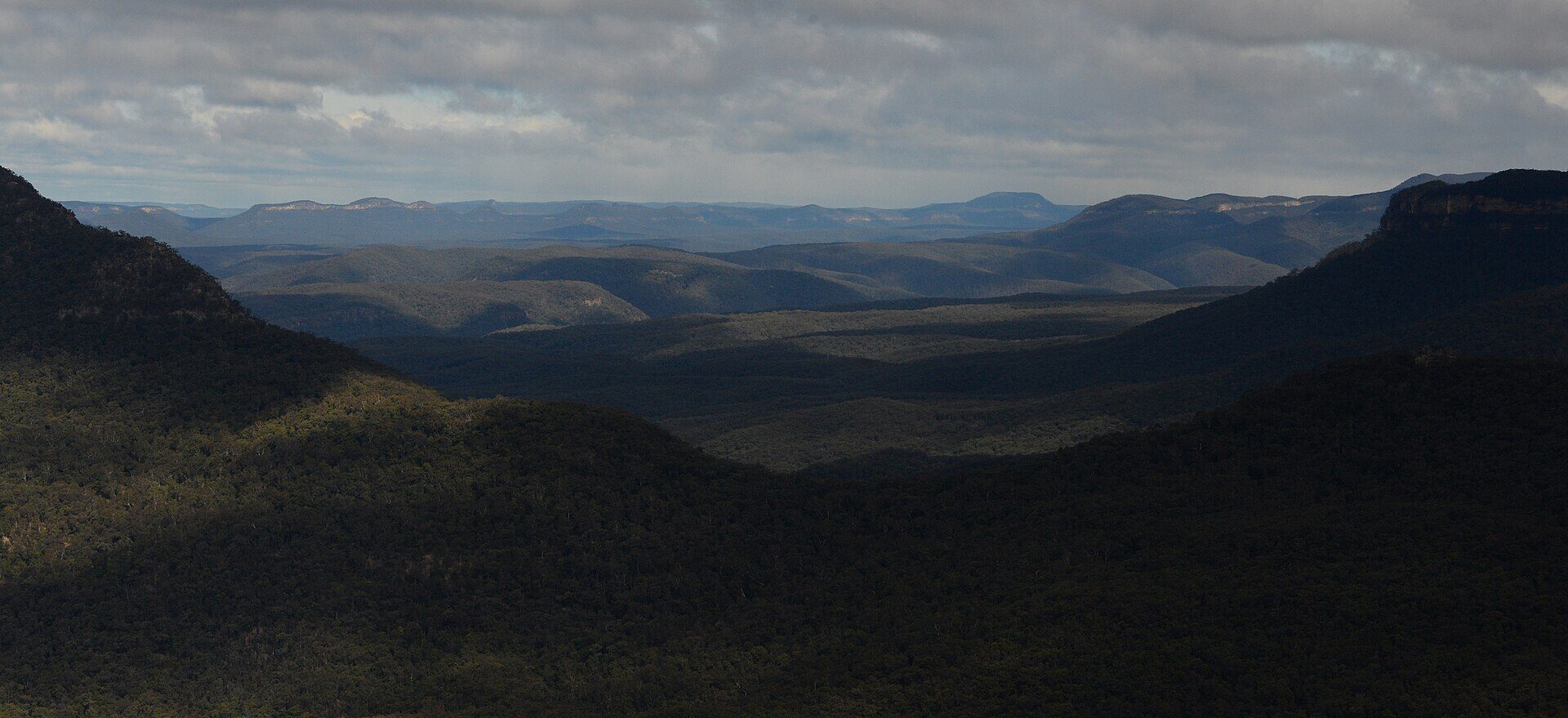 Three Sisters and Jamison Valley — two-day Blue Mountains overnight escape
